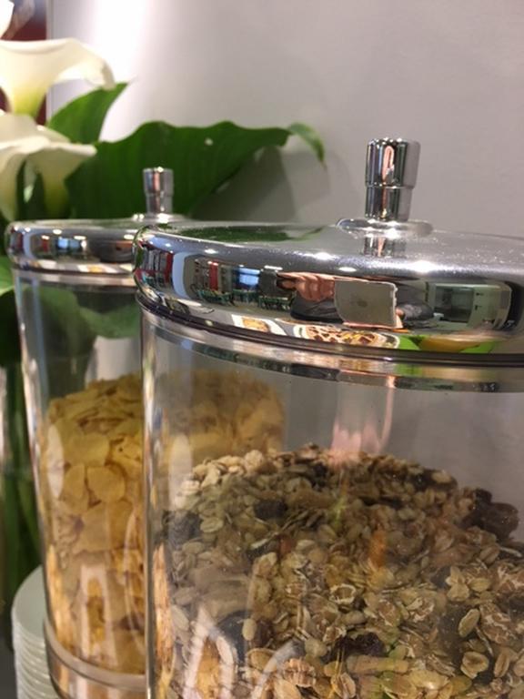 Hotel Byron Solo Per Giovani Riccione Ngoại thất bức ảnh