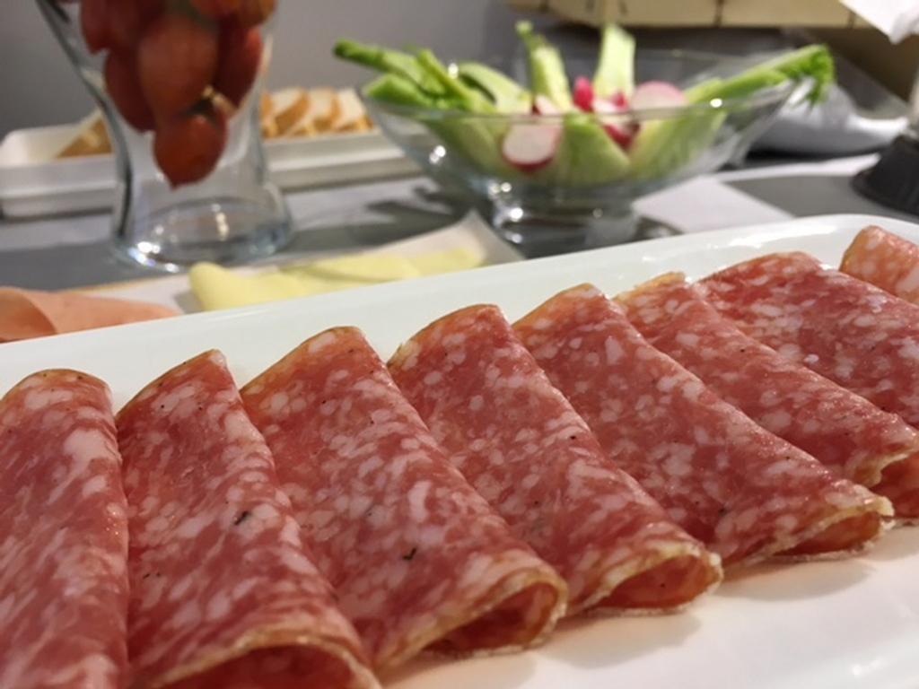 Hotel Byron Solo Per Giovani Riccione Ngoại thất bức ảnh