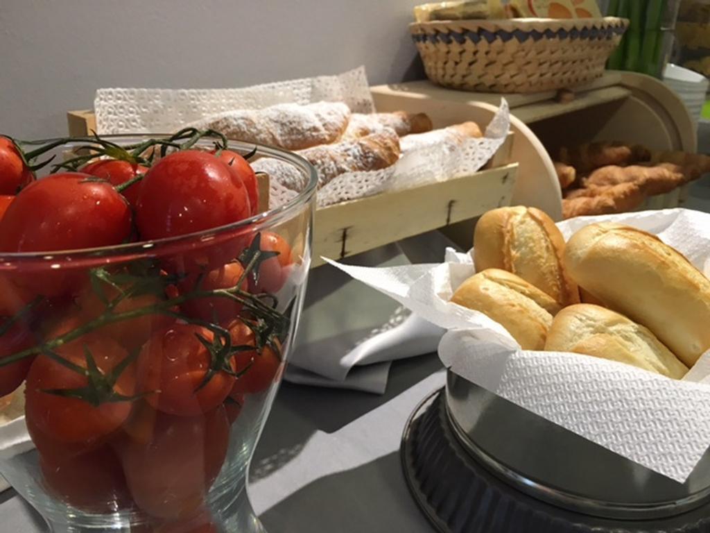 Hotel Byron Solo Per Giovani Riccione Ngoại thất bức ảnh